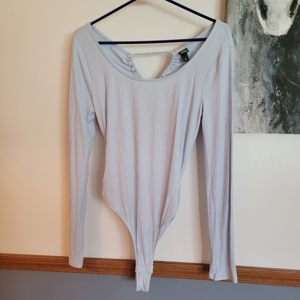 NWT Wild Fable Light Blue Ribbed Bodysuit With a Cutout In Back, Size M
